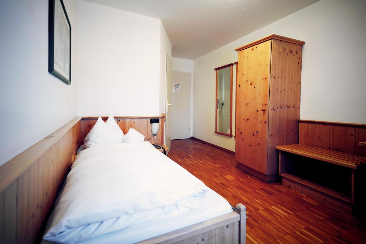 Hotel Gruener Baum Garni Krumbach Exteriér fotografie